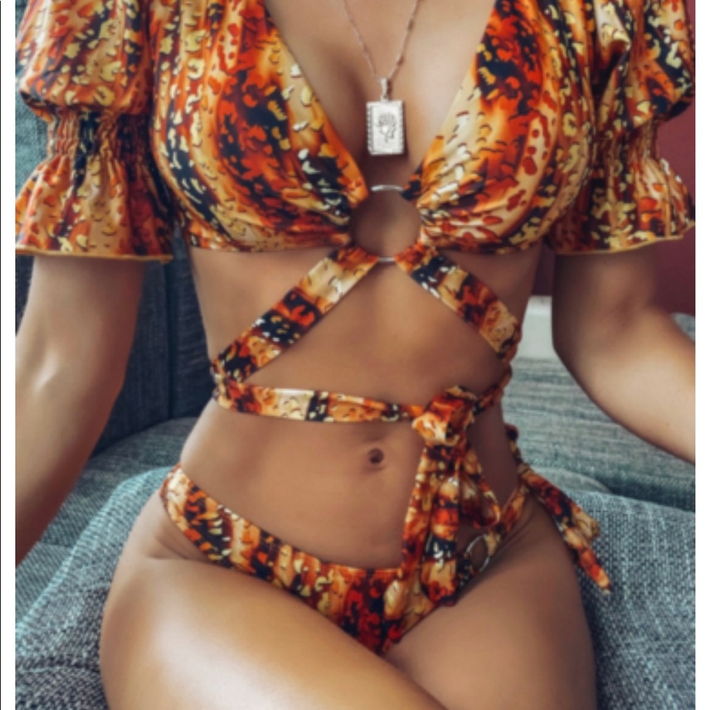 HOT DEAL 🔥 Cheeetah print swimsuit